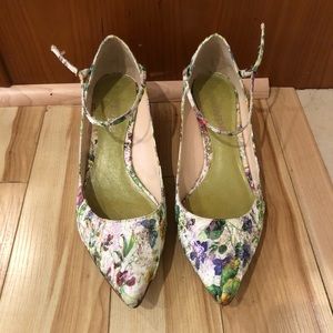 Floral print Hype kitten heels.